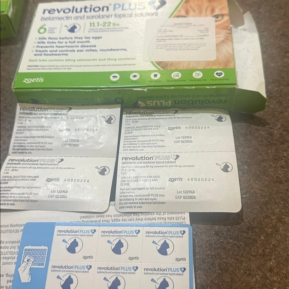 Revolution plus 11.1-22lbs cats 4 capstar included as well - Picture 1 of 3